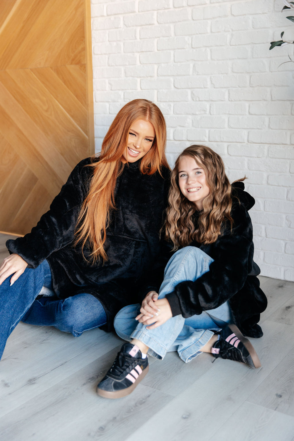Kids Oversized Hoodie Blanket in Black - B.You Boutique & Boji Balloon Bar