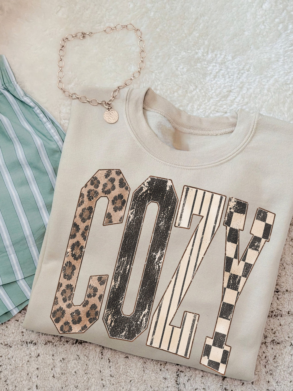 Cozy leopard checkered graphic crewneck sweatshirt in sand